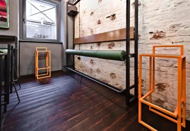 地下室改造之工业风酒吧
