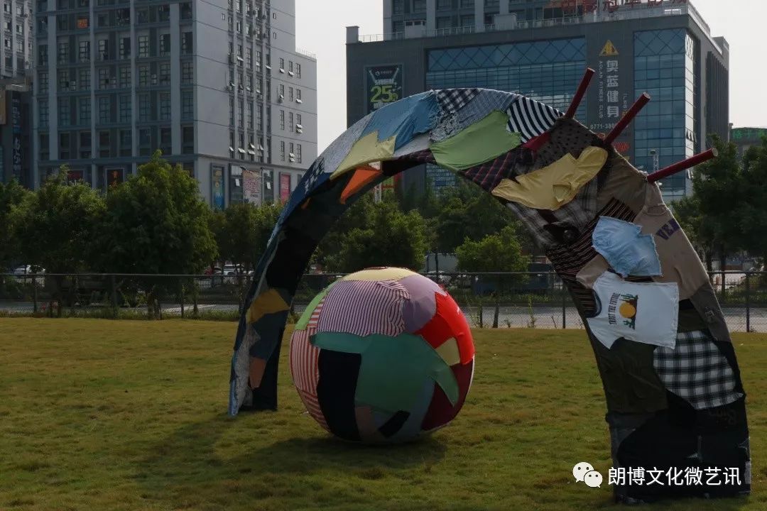 朗博带你看展览共想户外公共艺术作品登陆广艺相思湖校区大草坪
