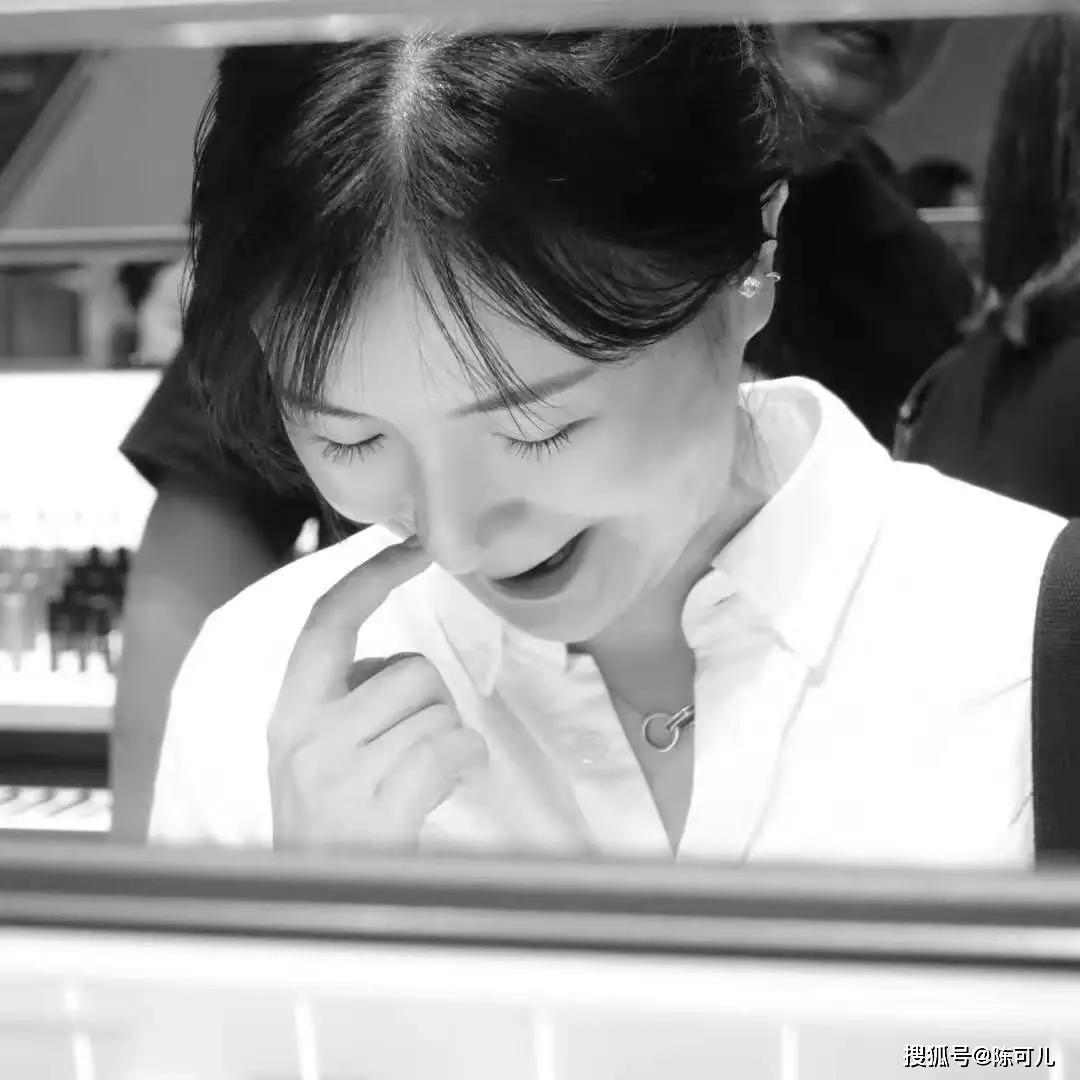 宇芽的仿妆视频之前在抖音和微博很火,化妆术堪比整容,曾经模仿过的