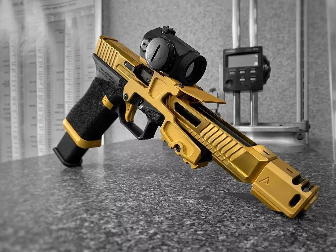 生猛异常的土豪款改装了agencyarms公司套件的手枪图集