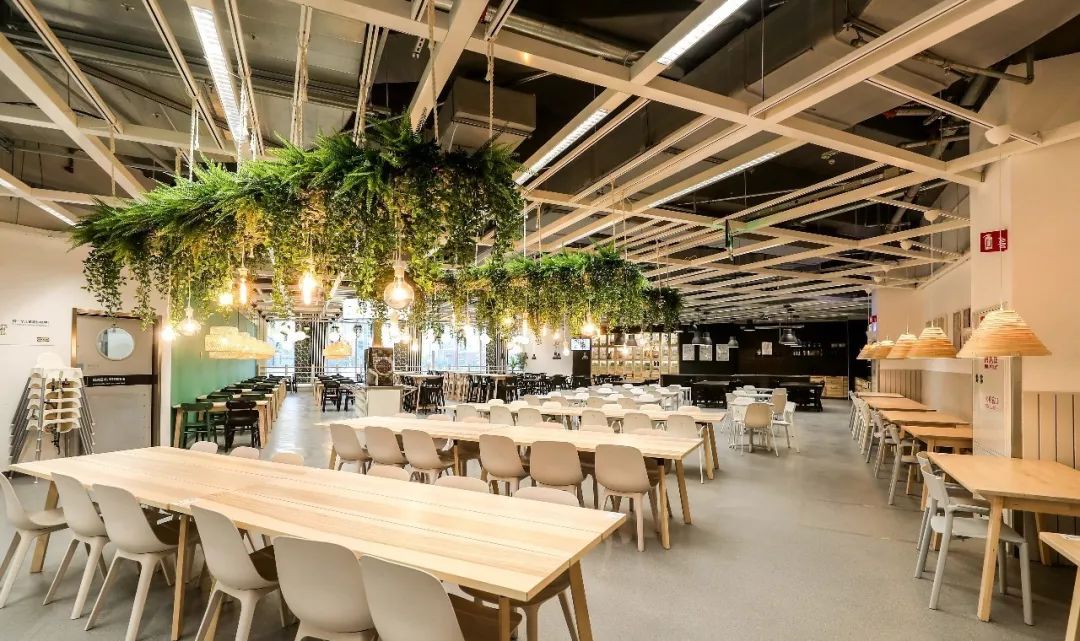 长沙宜家餐厅可容纳800人同时就餐就是宜家餐厅和咖啡厅商场二层的