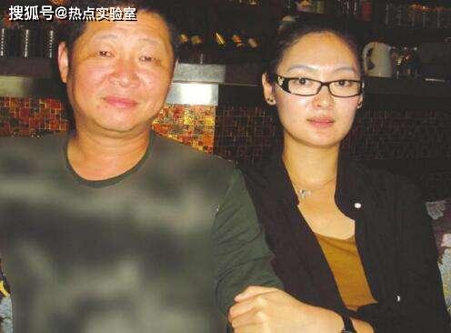 专演喜剧配角的三德子却娶了名模老婆,如今隐居山林逍遥自在_赵亮