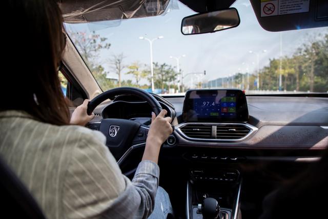 90后女司机试驾宝骏510cvt物超所值仅7w起