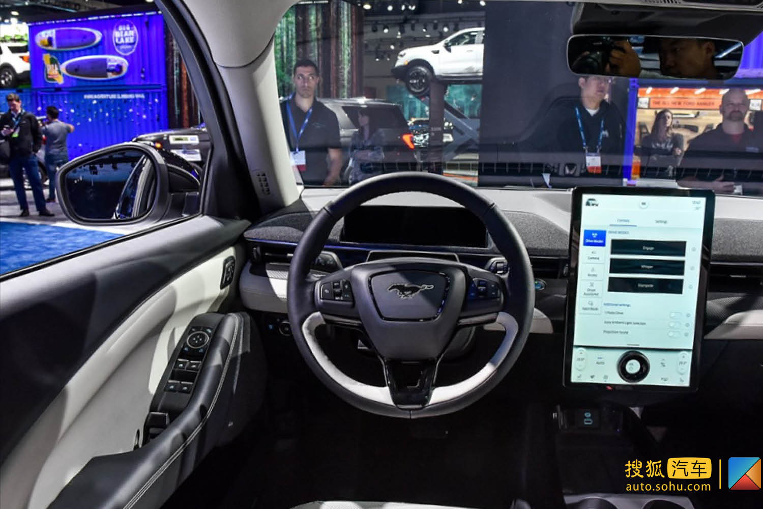 mustangmache搭载sync4将内置地图导航