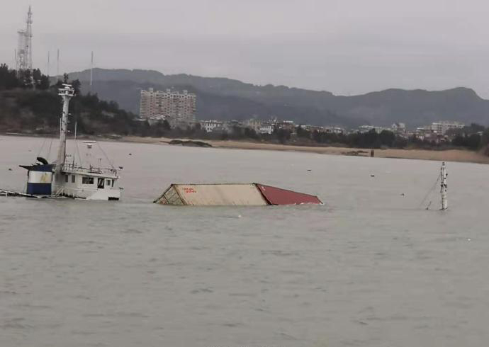 湖南岳阳籍货船沉没图片