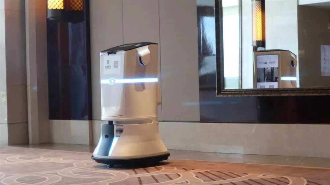 优地科技携酒店服务机器人助力智慧酒店转型升级