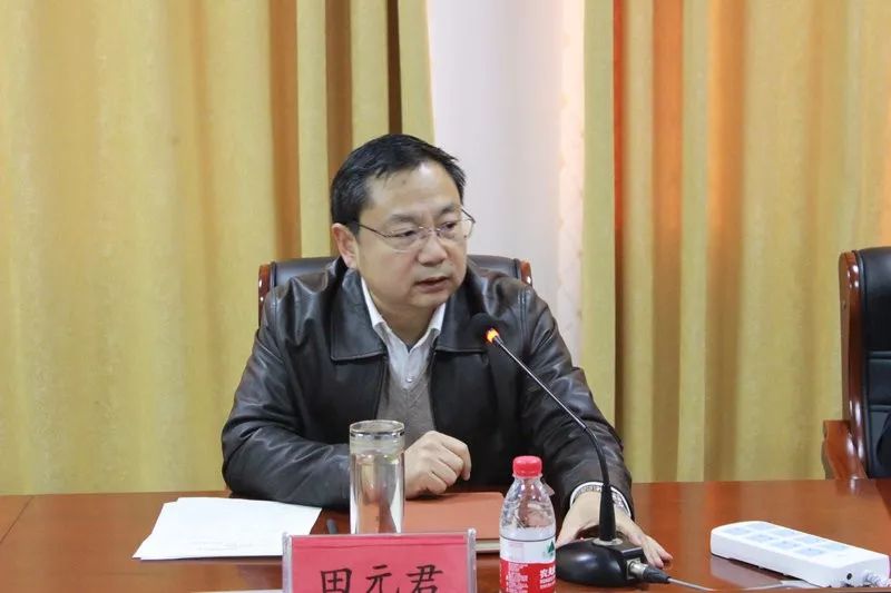 立足解决实际问题推动重点项目建设县长田元君到我镇召开项目问题解决