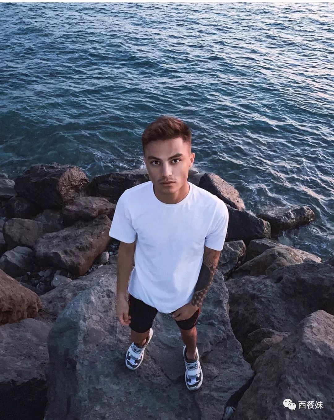 22岁俄罗斯男生在视频中谈论同性恋却面临政府的刑事诉讼