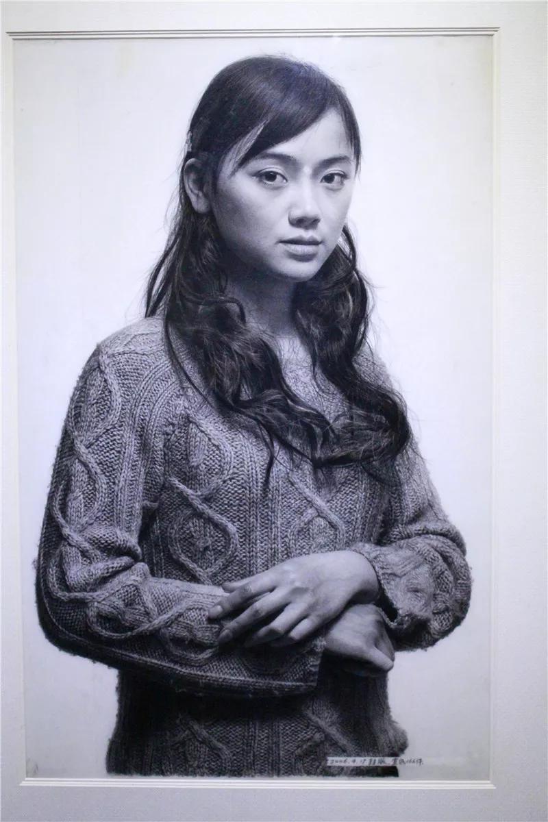 极度写实油画家冷军他的国画虾和齐白石的虾相比您觉得如何