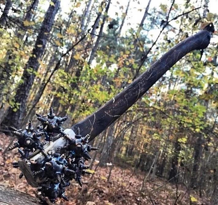 裂尸锤:没有十分美轮美奂的造型,不过这丝毫不会影响到这一把冷兵器在