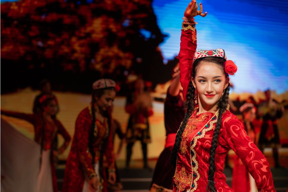 新疆舞曲牡丹汗图片