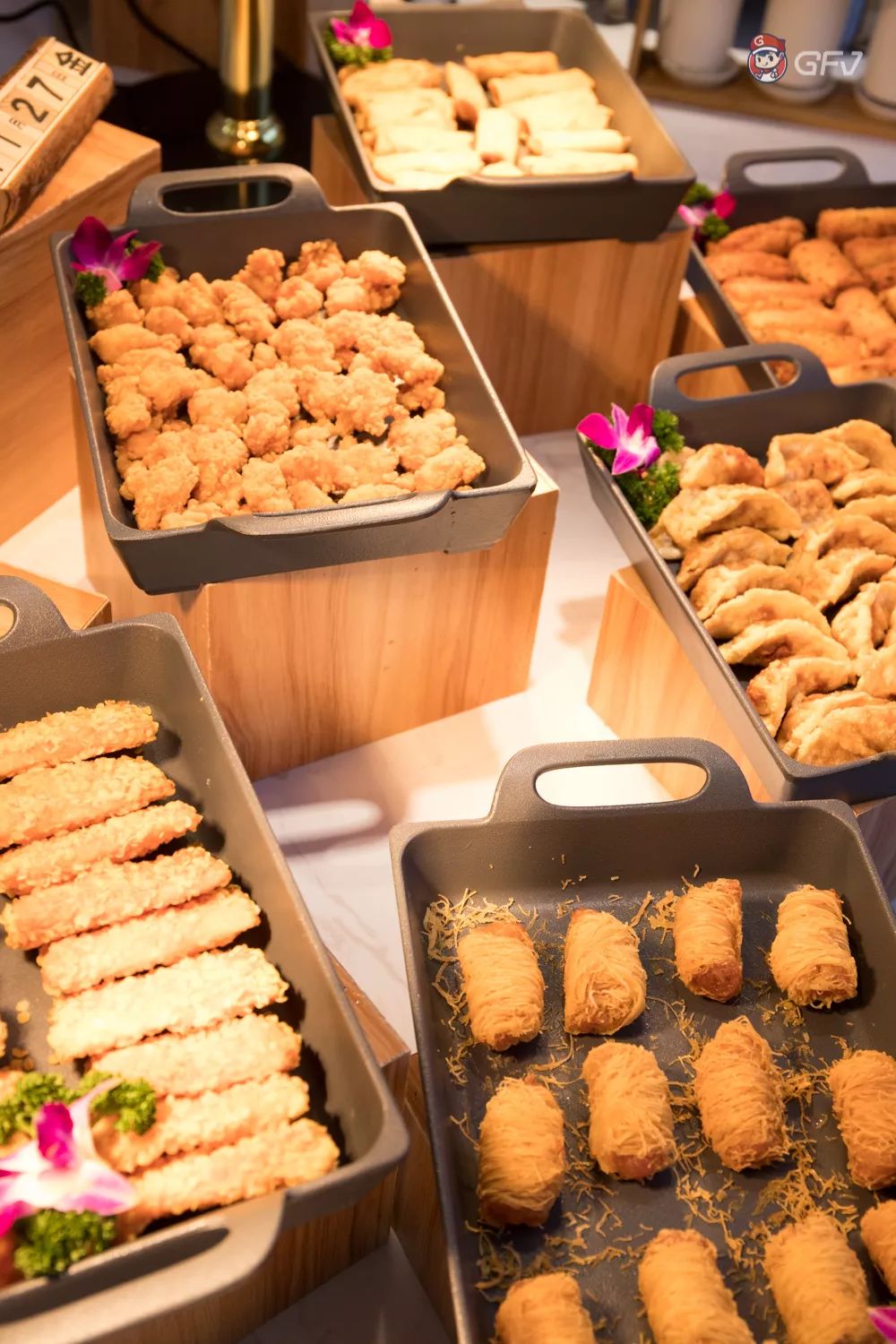 吃牛扒送无限任吃自助餐!开业牛扒买①送①