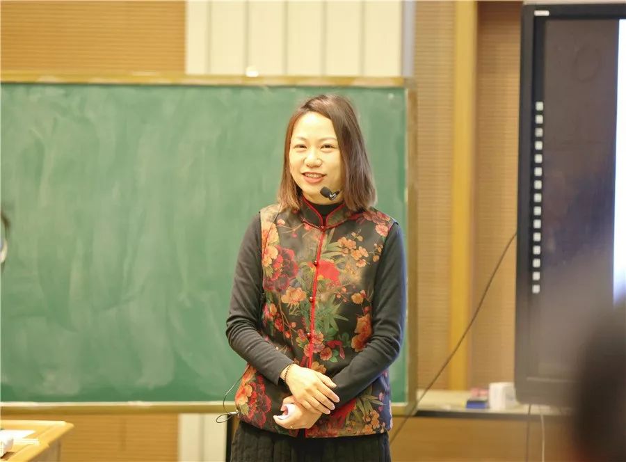 黄砚滋老师《文化传承中的无锡精神探寻》这节课,通过"当代文化参与"