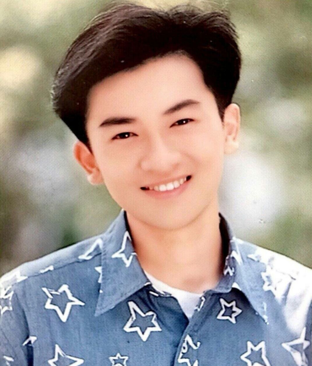 当时苏有朋正好考进台湾地区最好的高中,朋友就拖他去小虎队的海选