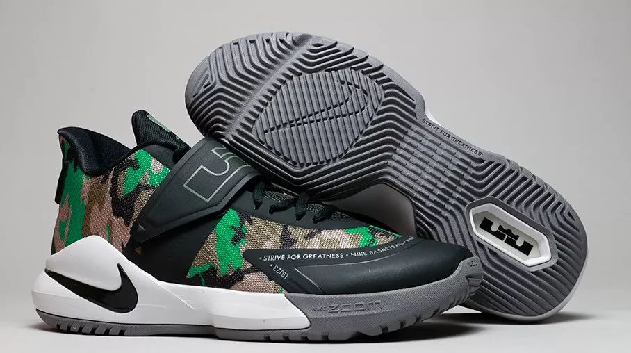 低调内涵的詹姆斯使节12代实战篮球鞋