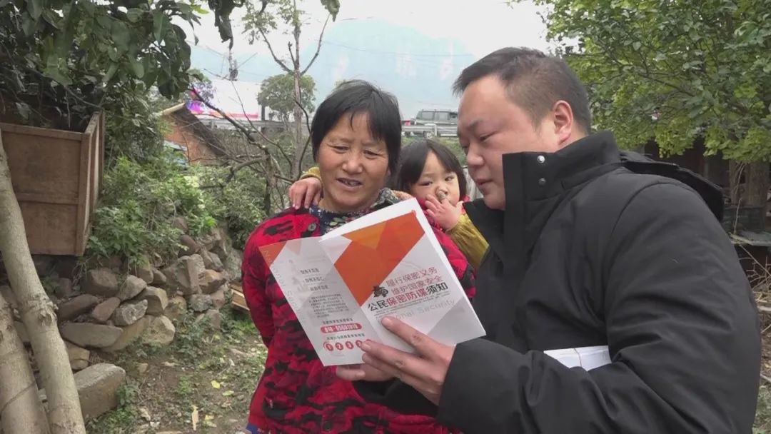 慈利县加强保护海军部队军事设施 法之必行!_保密