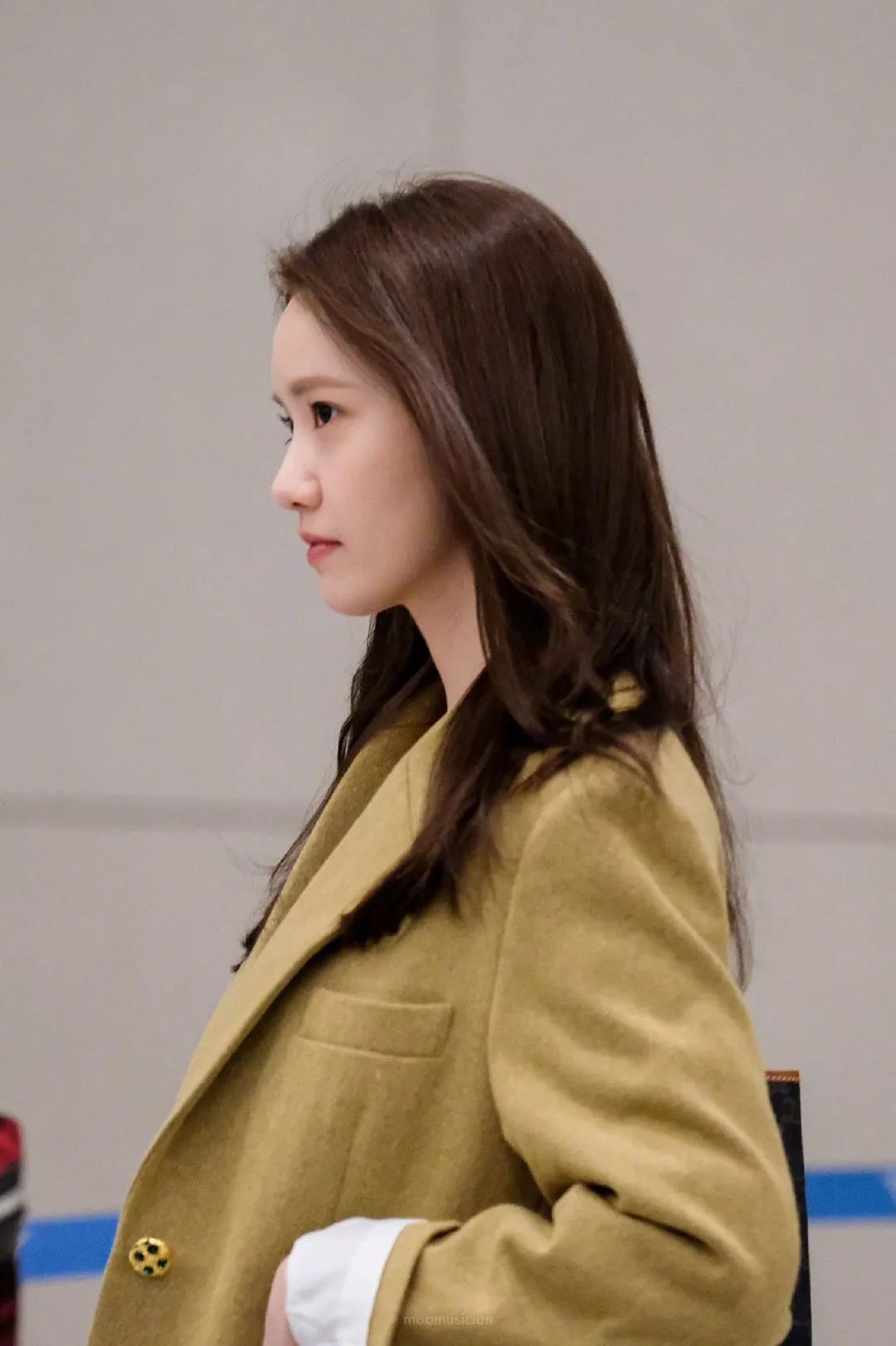 林允儿的西装私服谁不说绝新闻图绝美揣个兜就是可爱的林小葵