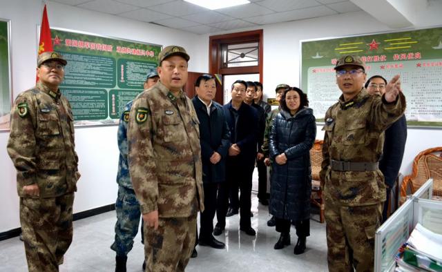 甘肃省军区司令员王文清检查指导天水市国防动员和后备力量建设工作