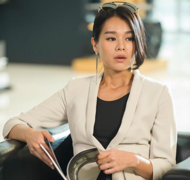 日票房1000元宣告下映,胡杏儿新片分账票房出炉,片方亏个底朝天_电影