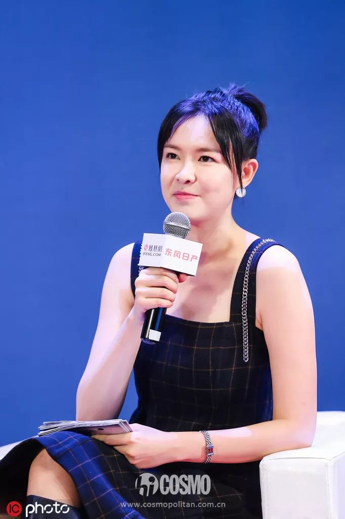 omg | 只被当作"安吉他妈"的胡可,委屈了_刘孜