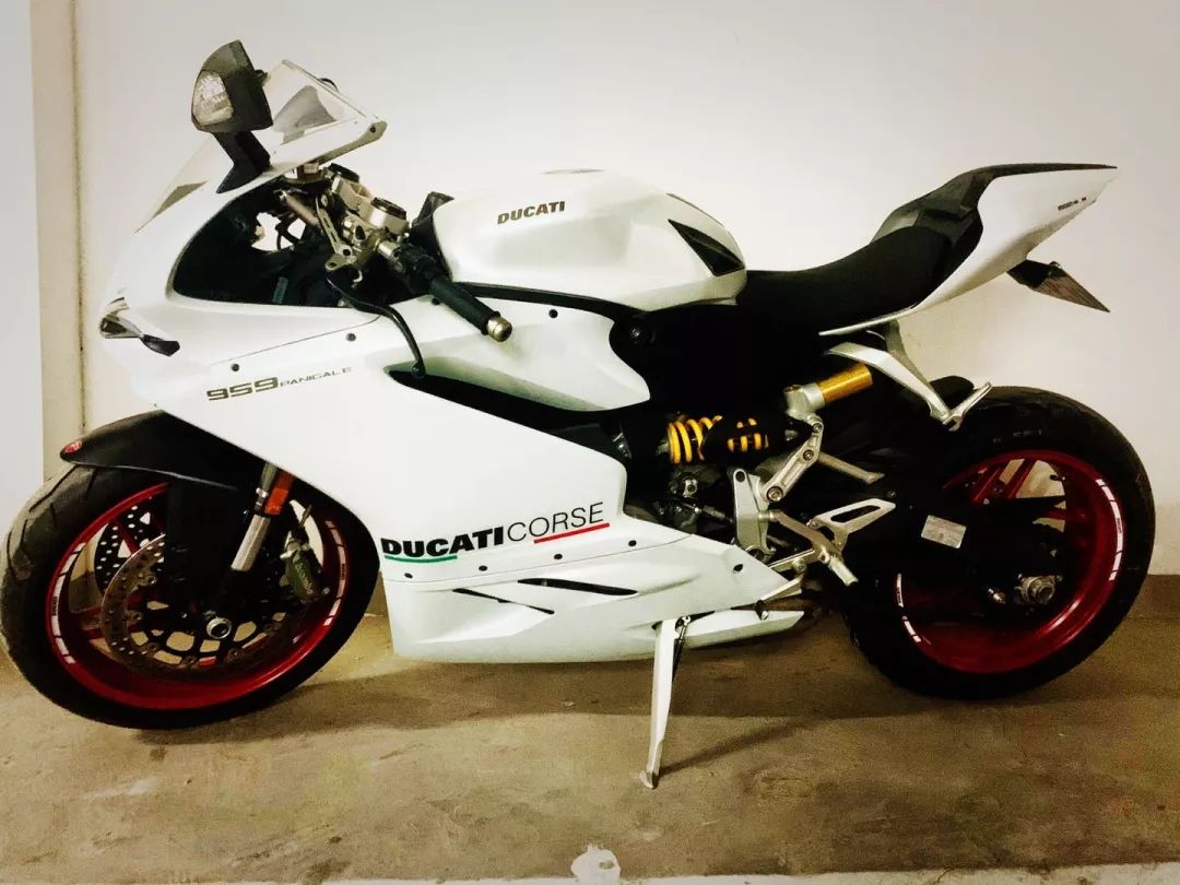 转让| 北京大贸18年杜卡迪959