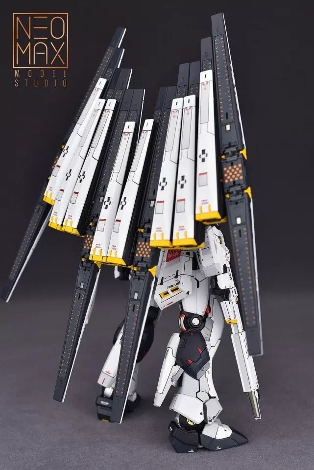 [小t高达秀] rg牛高达 双浮游炮形态