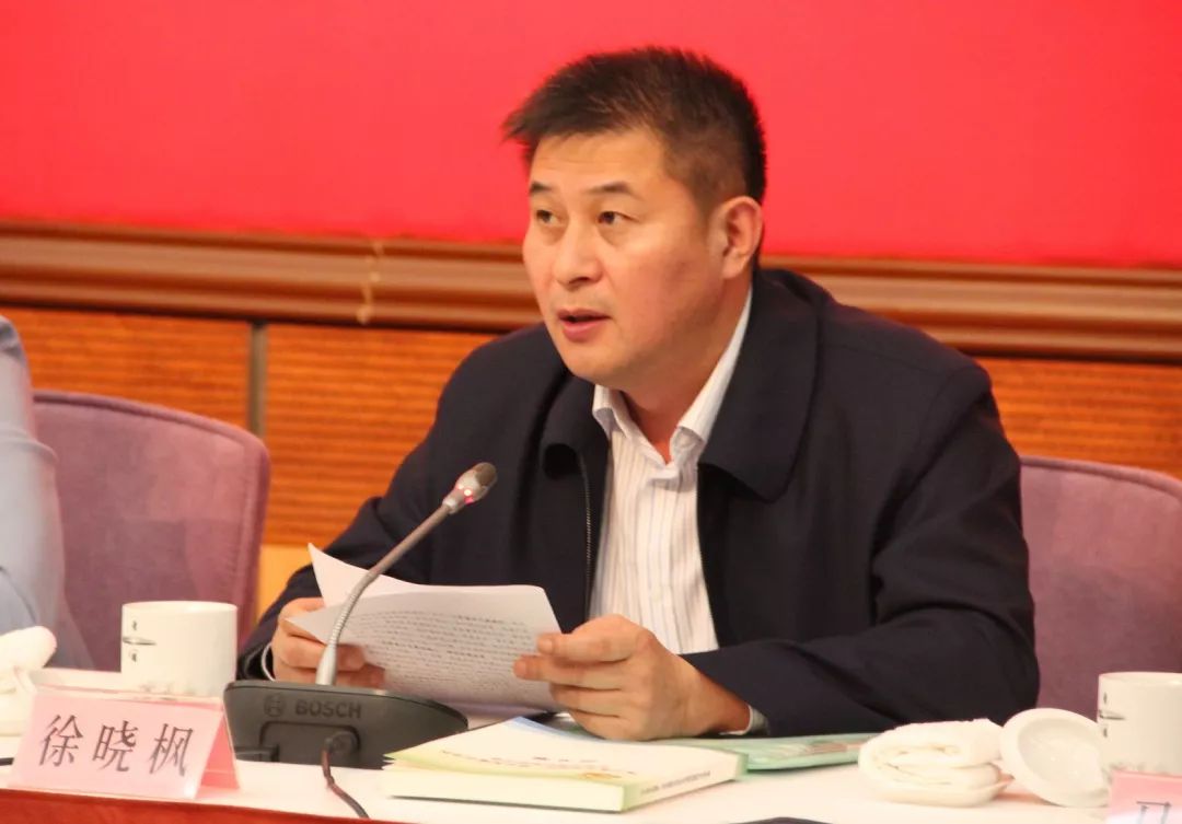 谢根华在致辞中指出,举办本次示范区社会治理创新研讨会恰逢其时,是