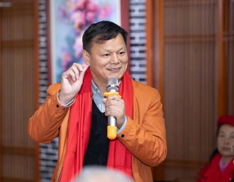 明月禅心黄栋油画展犹如一袭春风为明月山增添了新的生机与活力