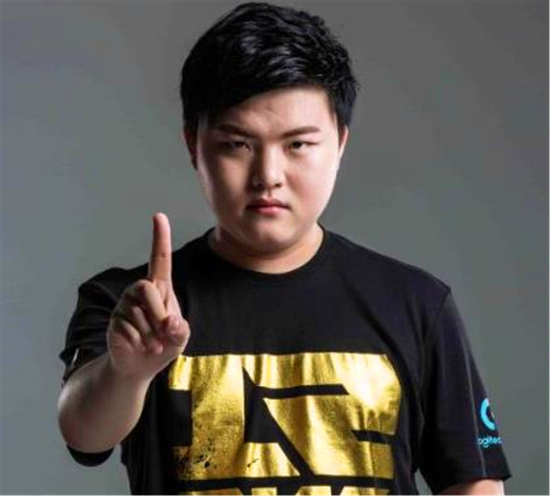 lol:文森特和uzi谁更厉害?连续两局撞车,结果一目了然