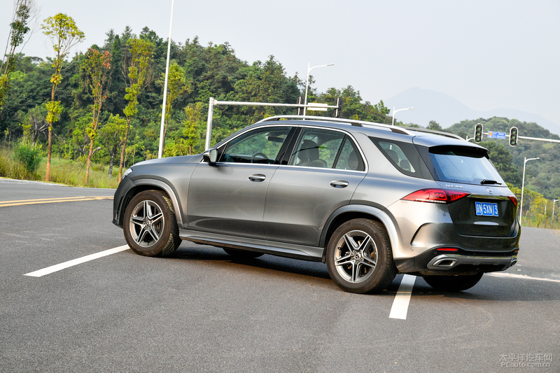 硬汉变潮男测试奔驰全新gle4504matic