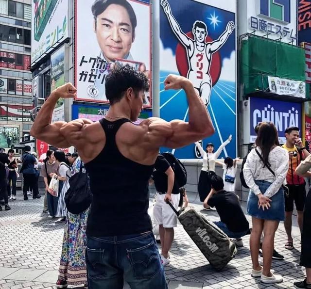 小杰强制成长状态被肌肉猛男神还原尤其是一柱擎天的头发