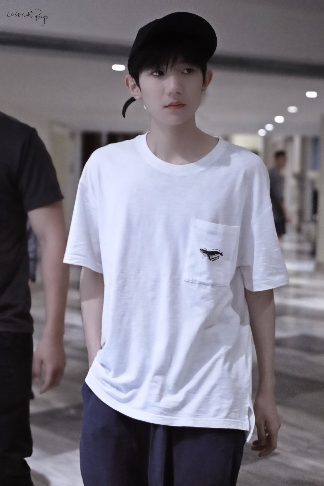 王源双手插兜合集,痞痞帅帅谁都不爱