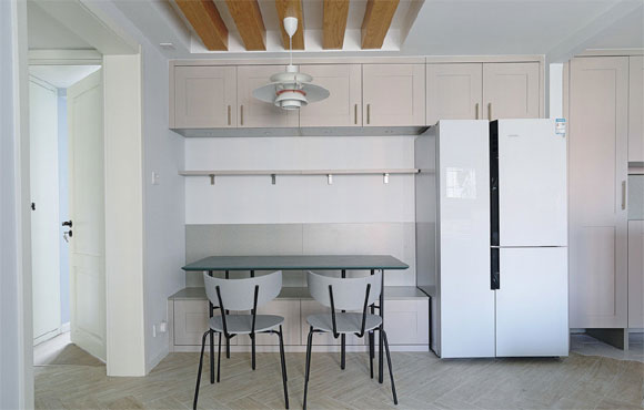 原创微复古的简洁空间餐厅卡座鞋柜一体沙发后隔出厨房真实用