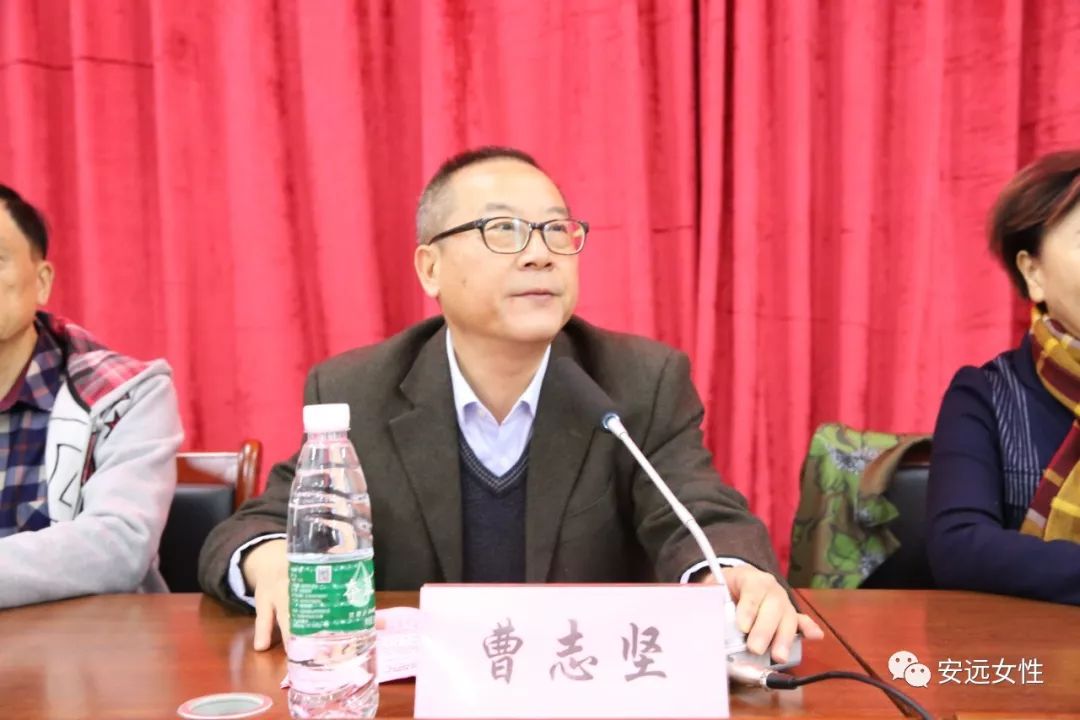 县人大常委会主任曹志坚,县政府副县长钟琳出席相关活动,版石镇党委
