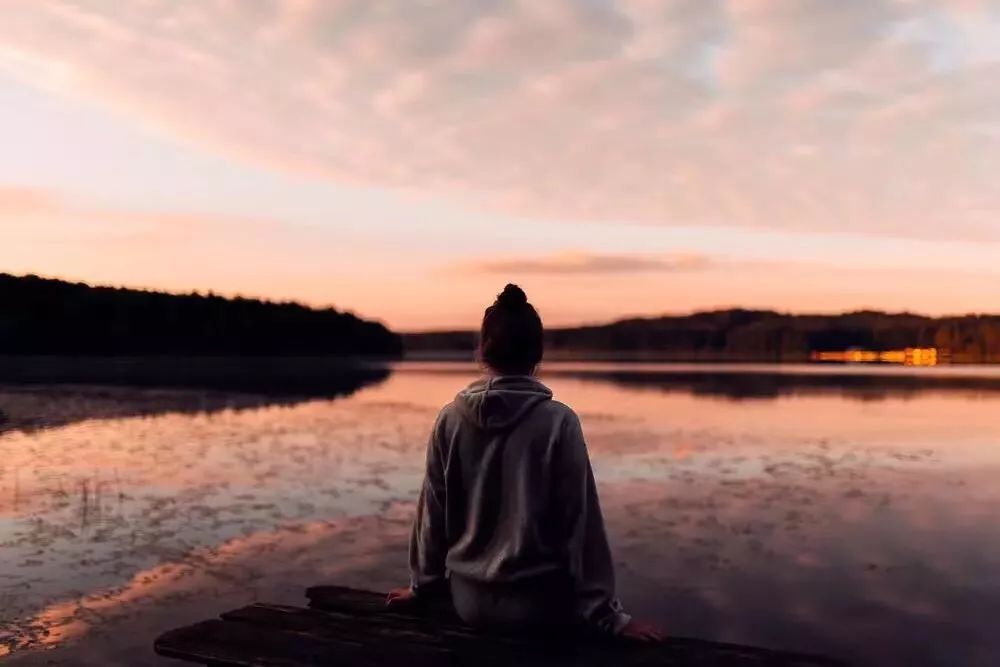 很多时候,我们烦恼,迷茫,落寞,只是因为没有遇到正确的人.