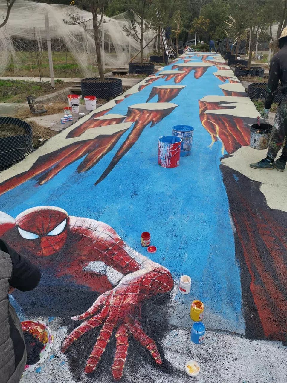 号外!庄行镇马路村在地面3d绘画,打造七彩长廊