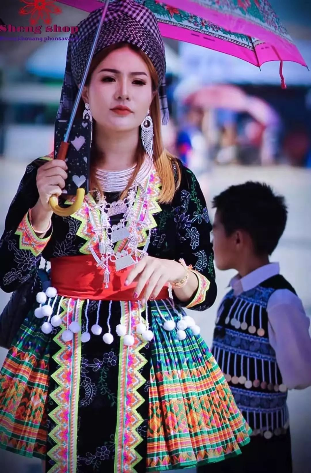 老挝苗族过苗年盛况空前三苗记者现场双语精彩报道