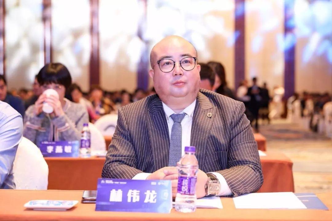 "雪松国际信托董事长林伟龙在论坛上表示,金融的核心是风控,区块链