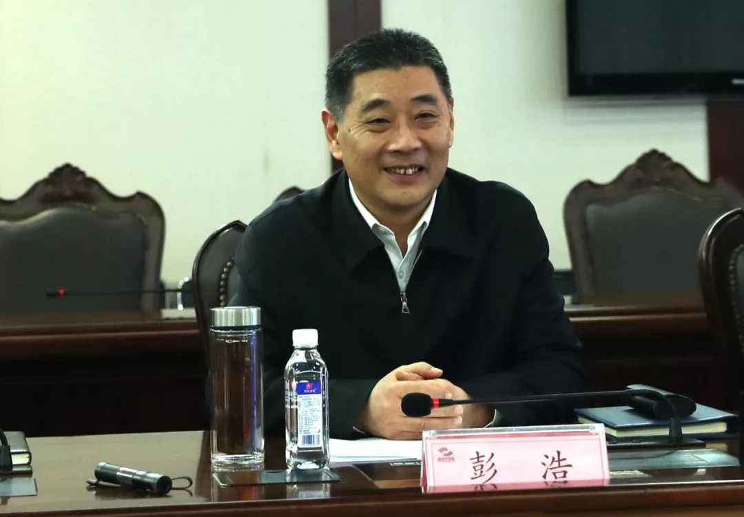 彭浩现场办公,安排与会的开发区相关职能部门负责人对不同项目面临的