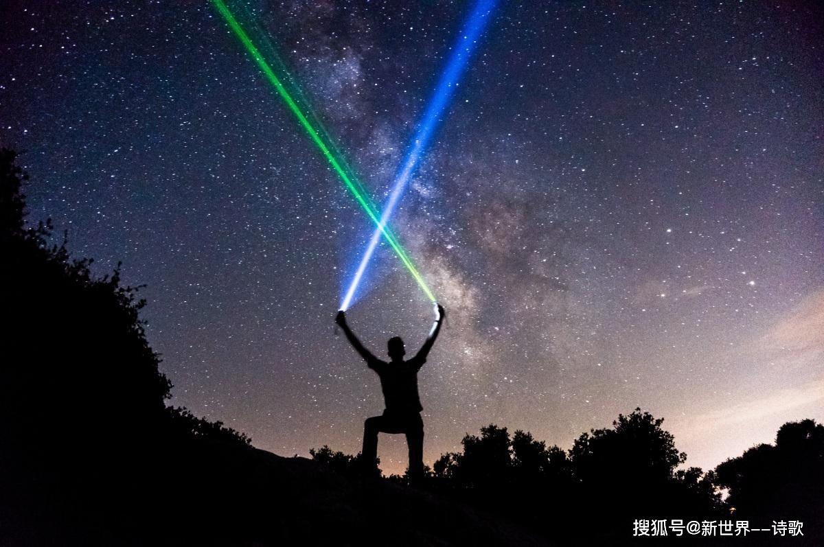 大洋诗歌:孤独只是谎言,黑夜才显星辰