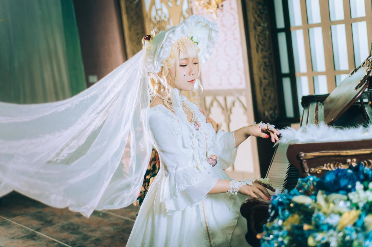 lolita私影正片柯妮维雅,镜中美人美目相对