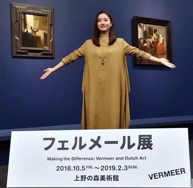 作为著名演员并热爱艺术的石原里美现身了日语讲解声优担纲录制,这更