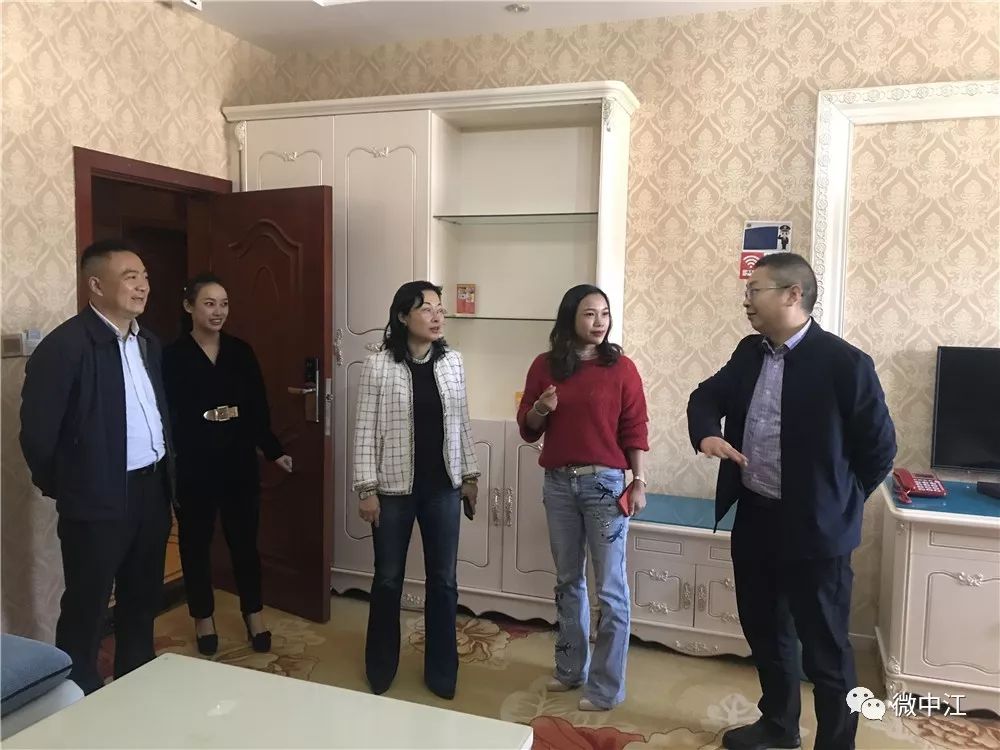 11月28日至29日,县委副书记,县长李霞率队赴云南省,青海省开展招商