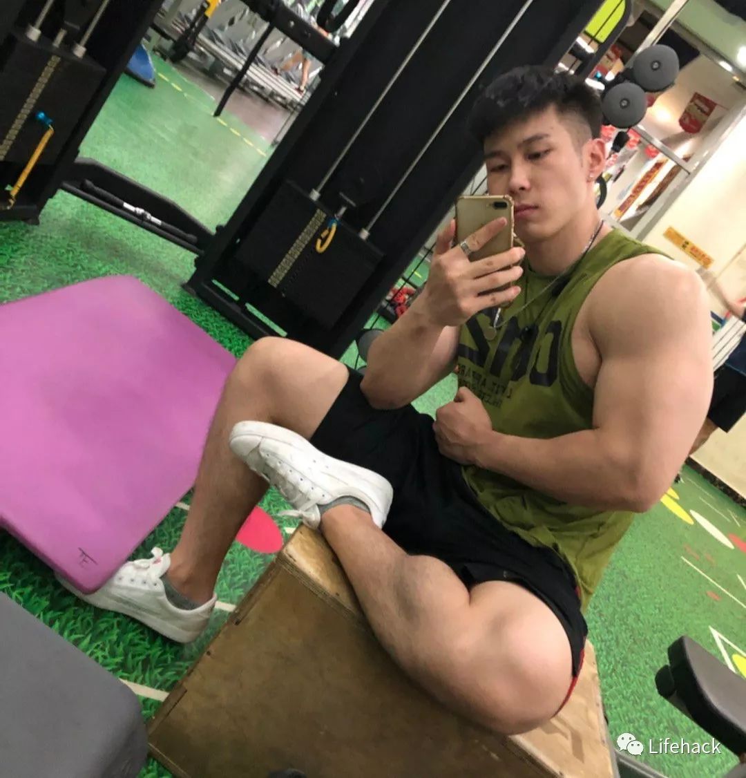 鹿家门马煜看完这体重表,沦为土肥圆的我,心态崩塌了!