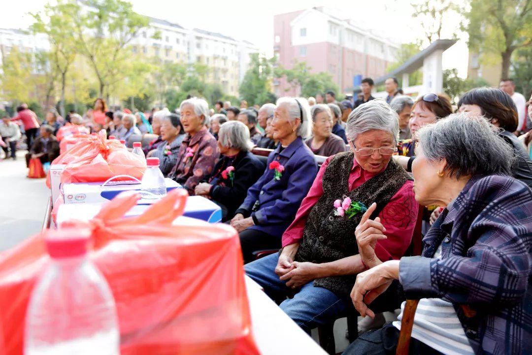 贺树平 摄家门口丰富多彩的文化表演舞动的是日益增长的幸福感展现的