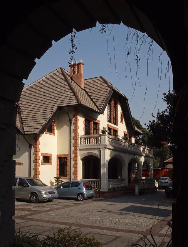 梧桐道路,别墅洋房……摄影师瞬间被风情万种民国老上海风击中