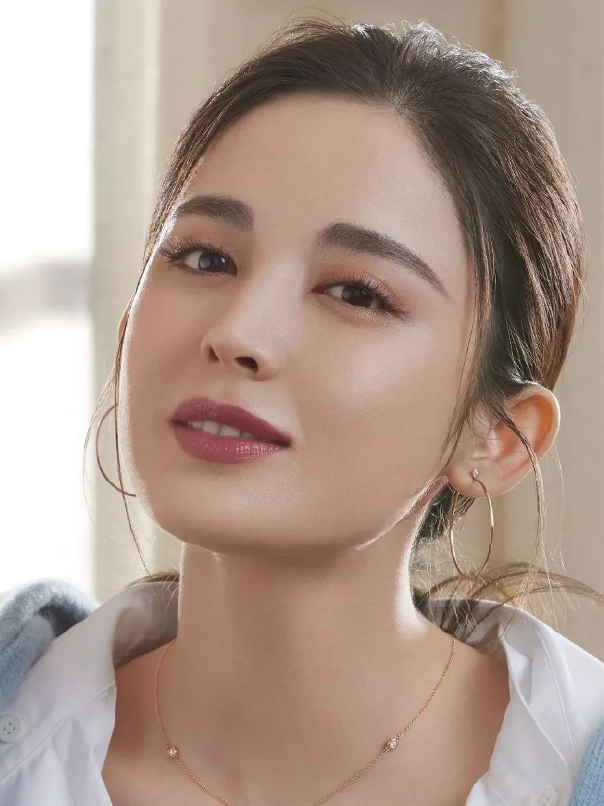 11月女明星妆容红黑榜丨娜扎美哭关晓彤一言难尽