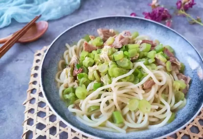 今天为大家分享一道山东特色的面条,芸豆打卤面.