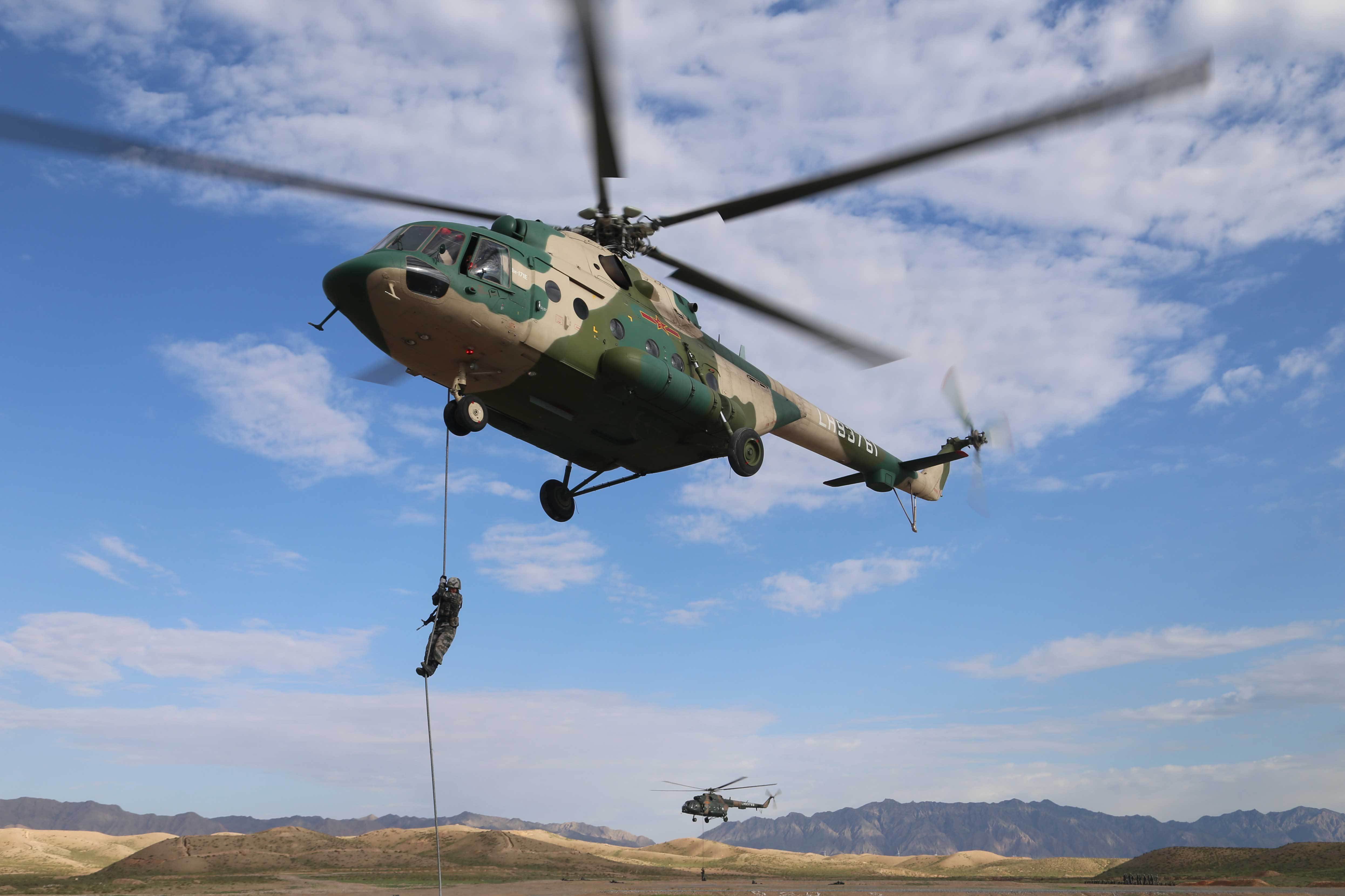 60架武直抵达中东!邻国空军咸鱼翻身,美处理撤军"身后事"