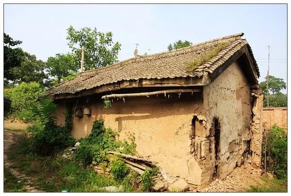 创作人:付志红投稿单位:武钢绿色城建钢板桩租赁公司第七期 住房的